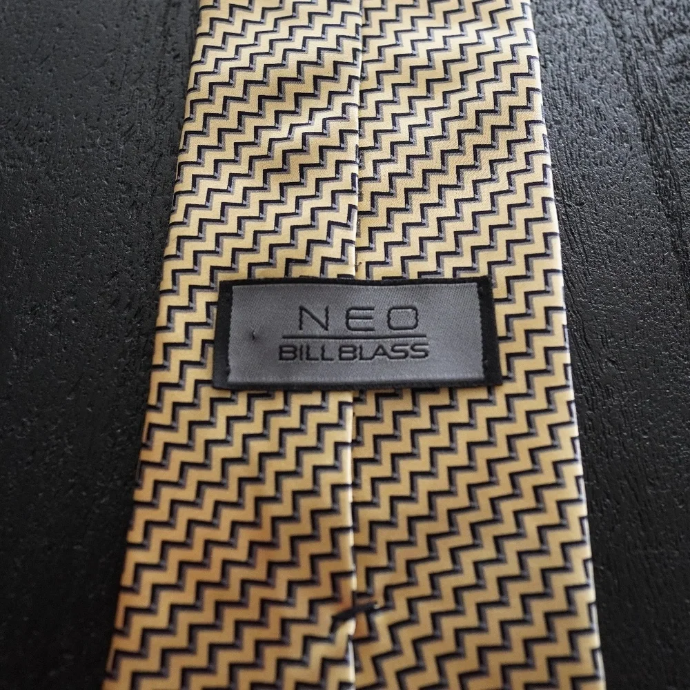 Neo Bill Bass Silk Tie